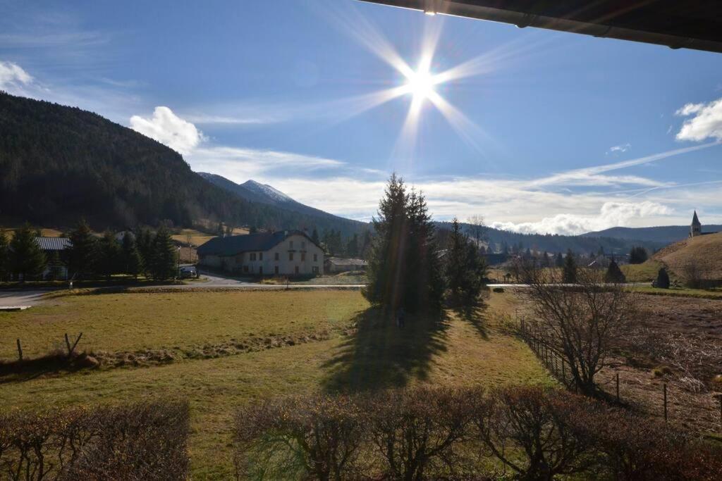 Duplex 59M2 - Proche Centre - Balcon Plein Sud Appartement Corrençon-en-Vercors Buitenkant foto